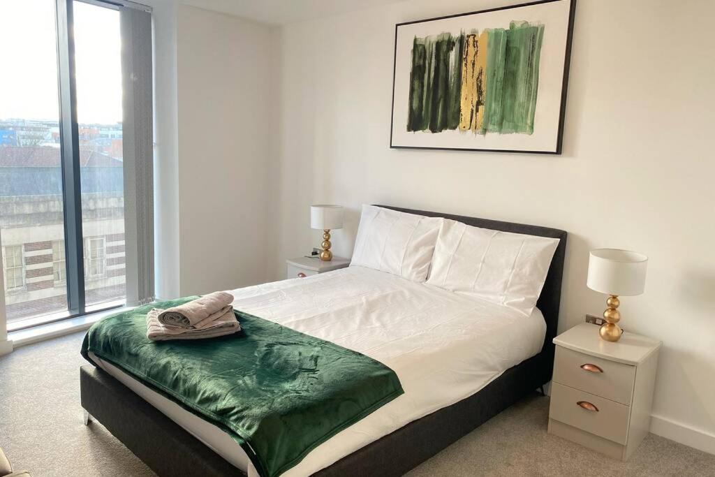 Luxury 2 Bedroom Apartment, Broad Street 伯明翰 外观 照片